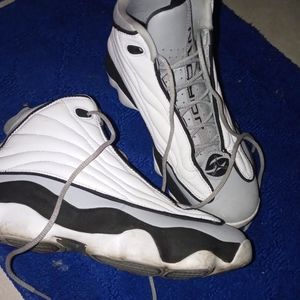 Sneakers- Jordan Pro Strong